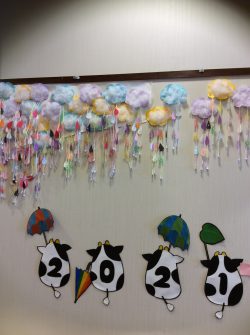 フロアの飾り付け＆風鈴作り