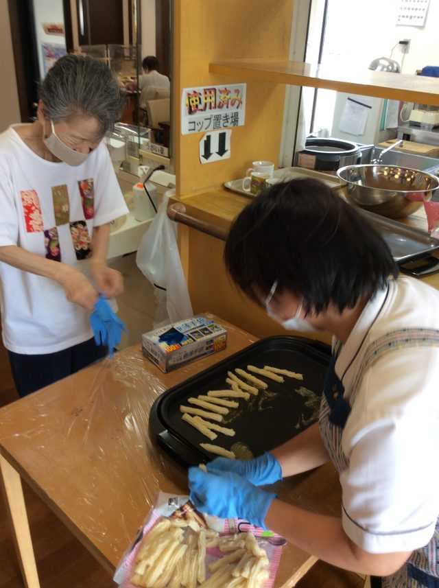 おやつ作り
