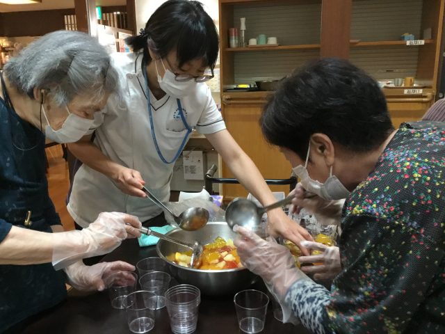 夏のおやつ作り